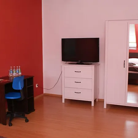 Nad Hotelem Grot